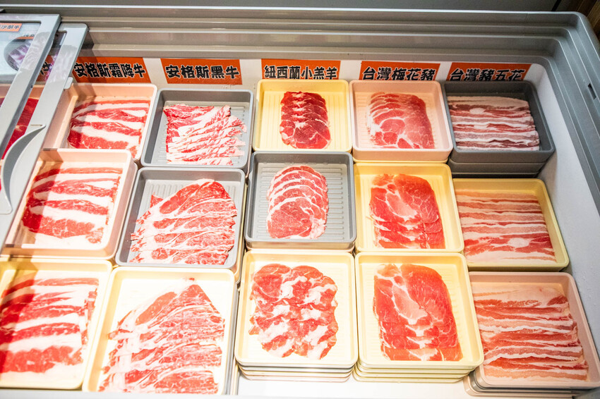 桃園呀屋火鍋烤串吃到飽4.9星必吃推薦。