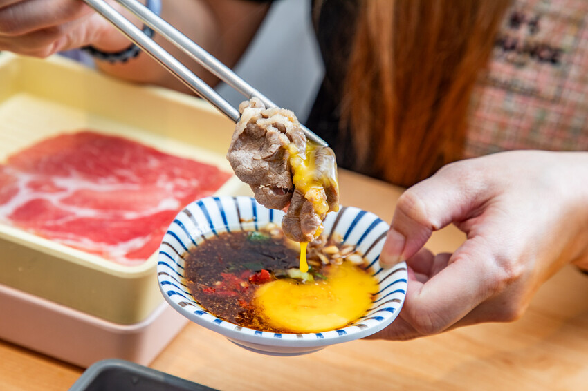 桃園呀屋火鍋烤串吃到飽4.9星必吃推薦。