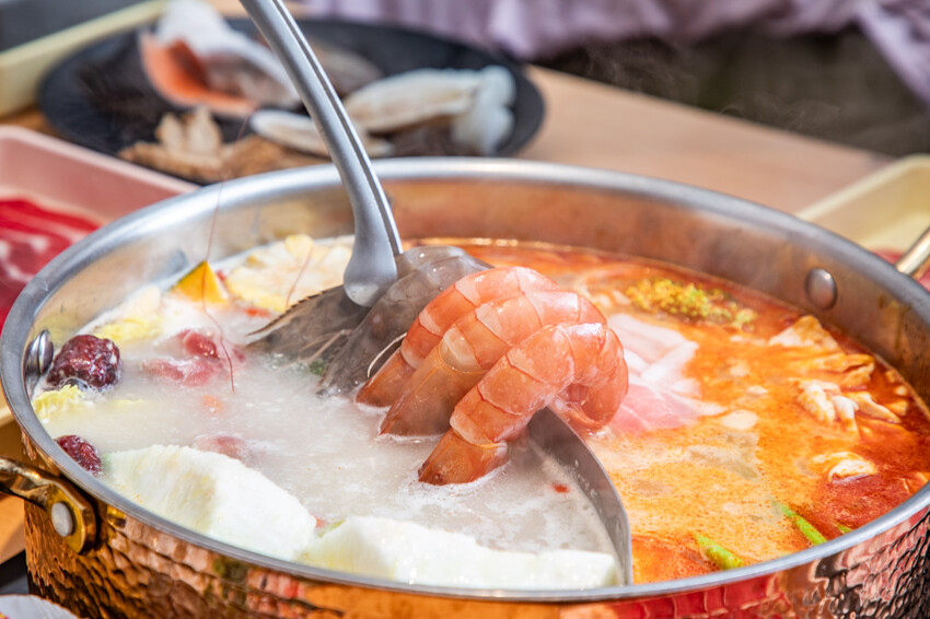 桃園呀屋火鍋烤串吃到飽4.9星必吃推薦。