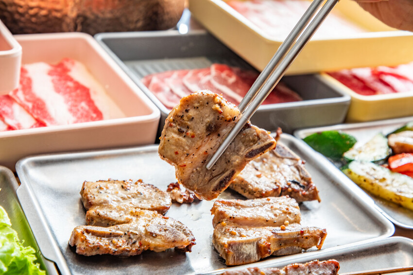 桃園呀屋火鍋烤串吃到飽4.9星必吃推薦。