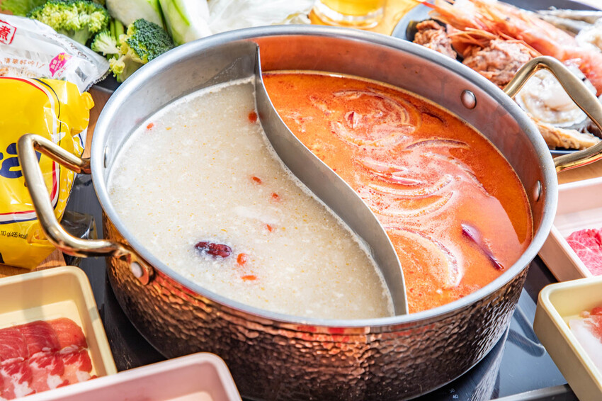 桃園呀屋火鍋烤串吃到飽4.9星必吃推薦。