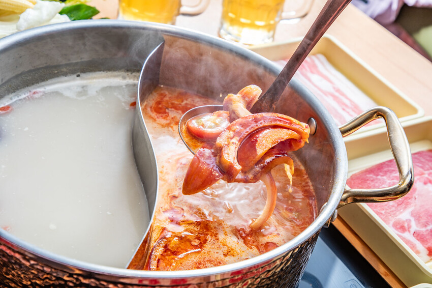 桃園呀屋火鍋烤串吃到飽4.9星必吃推薦。