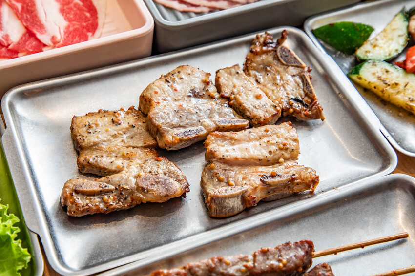 桃園呀屋火鍋烤串吃到飽4.9星必吃推薦。