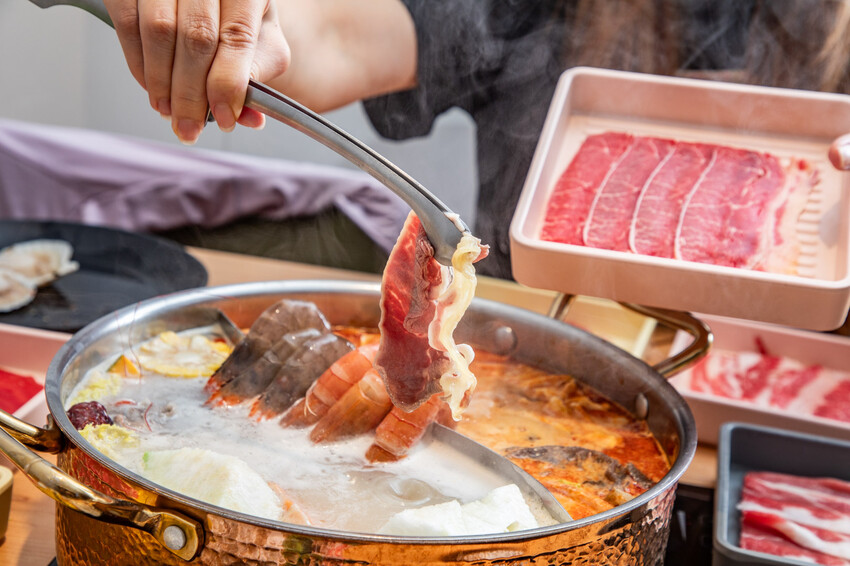 桃園呀屋火鍋烤串吃到飽4.9星必吃推薦。