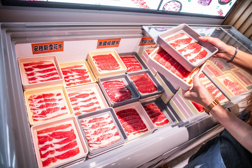 桃園呀屋火鍋烤串吃到飽4.9星必吃推薦。