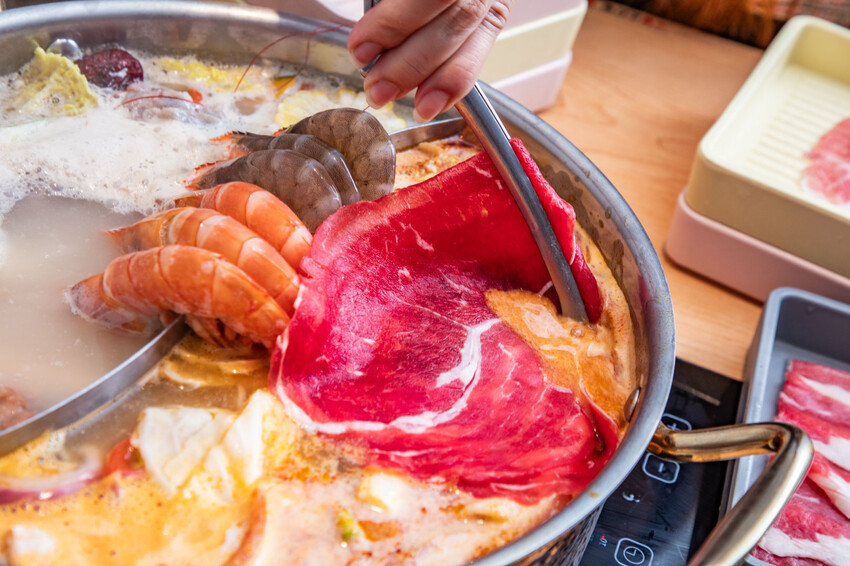 桃園呀屋火鍋烤串吃到飽4.9星必吃推薦。