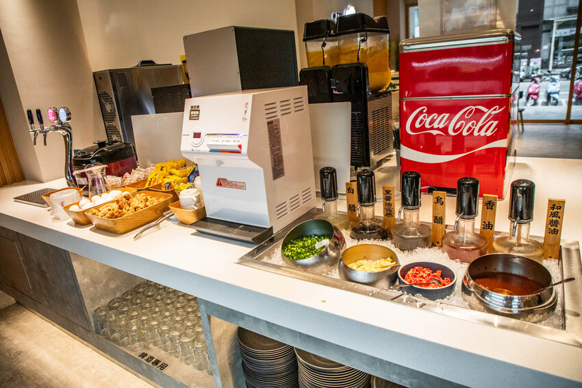 桃園呀屋火鍋烤串吃到飽4.9星必吃推薦。