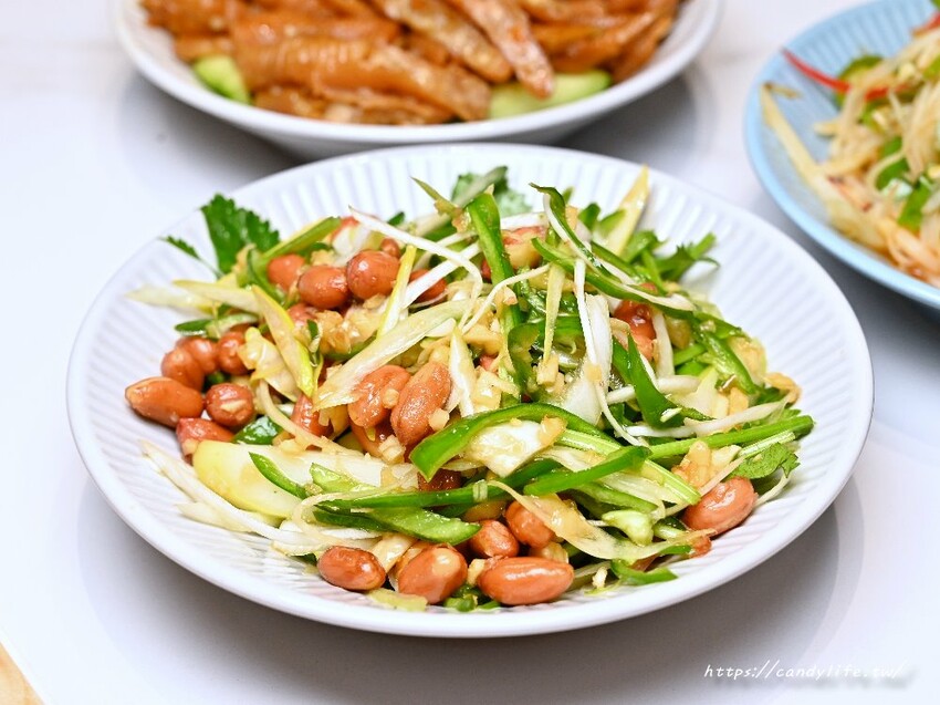 台中市北區麻川川青花椒烤魚｜正宗重慶烤魚，主打活魚現烤，口味道地，店裡還有超美月球造景