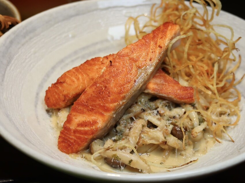 Born to EAT本質煮藝｜台北新開幕絕美露營風餐廳！環境舒適餐點又好吃。必點法式舒芙蕾，超驚艷。國父紀念館約會餐廳推薦 – 艾瑞絲的吃貨日常