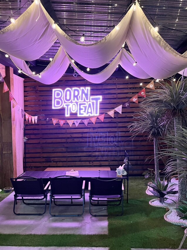 Born to EAT本質煮藝｜台北新開幕絕美露營風餐廳！環境舒適餐點又好吃。必點法式舒芙蕾，超驚艷。國父紀念館約會餐廳推薦 – 艾瑞絲的吃貨日常