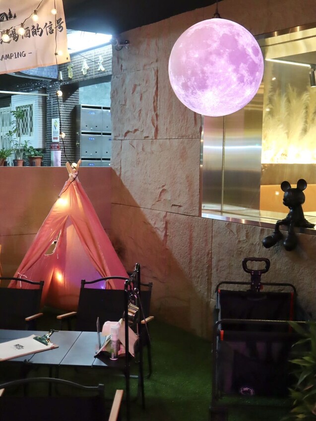 Born to EAT本質煮藝｜台北新開幕絕美露營風餐廳！環境舒適餐點又好吃。必點法式舒芙蕾，超驚艷。國父紀念館約會餐廳推薦 – 艾瑞絲的吃貨日常