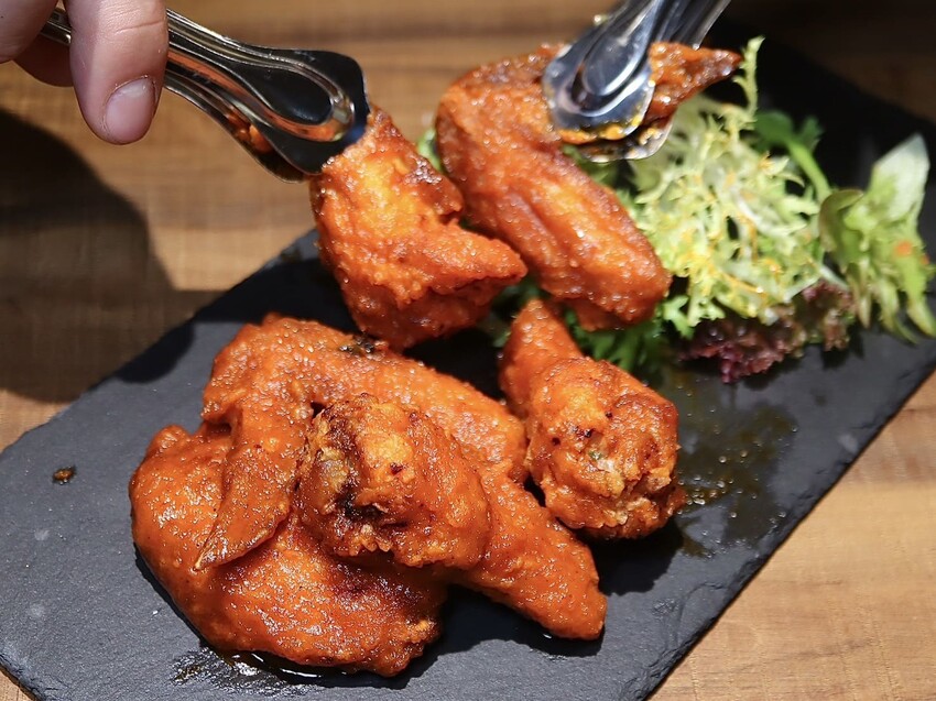 Born to EAT本質煮藝｜台北新開幕絕美露營風餐廳！環境舒適餐點又好吃。必點法式舒芙蕾，超驚艷。國父紀念館約會餐廳推薦 – 艾瑞絲的吃貨日常