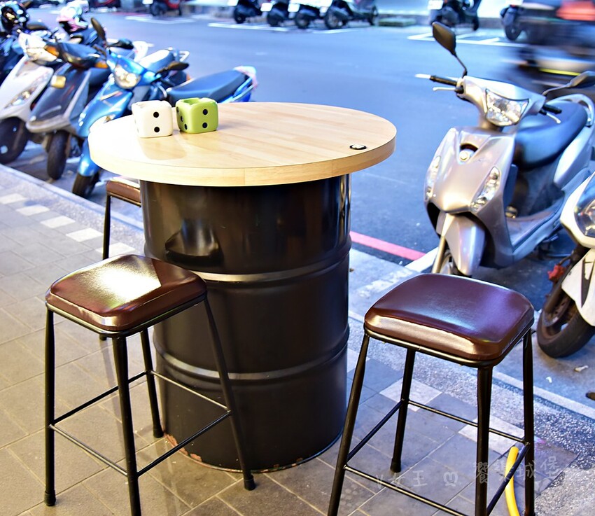 新北市板橋區串一番串烤 ll 板橋平價串燒,環境舒適,是你跟三五好友聚會的好地方,SHOT還有買五送一,讓你們吃的開心、