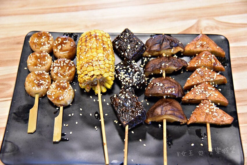 新北市板橋區串一番串烤 ll 板橋平價串燒,環境舒適,是你跟三五好友聚會的好地方,SHOT還有買五送一,讓你們吃的開心、