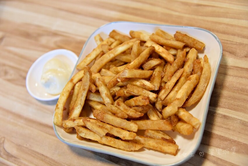 新北市板橋區串一番串烤 ll 板橋平價串燒,環境舒適,是你跟三五好友聚會的好地方,SHOT還有買五送一,讓你們吃的開心、