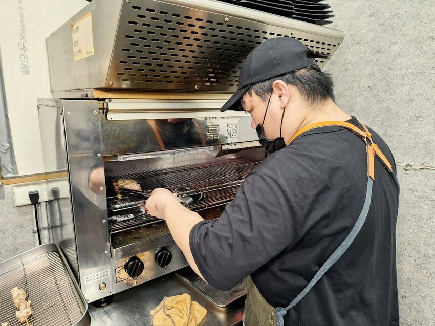 【美食】「串一番串烤」平價串燒，板橋串燒推薦、板橋深夜食堂推