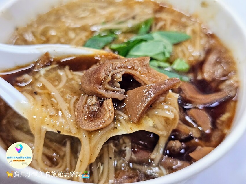 台中市北區[食]台中 一中街 臭豆腐達人 迷你一口臭豆腐 泡菜鮮脆豆腐酥嫩 越臭越香越好吃