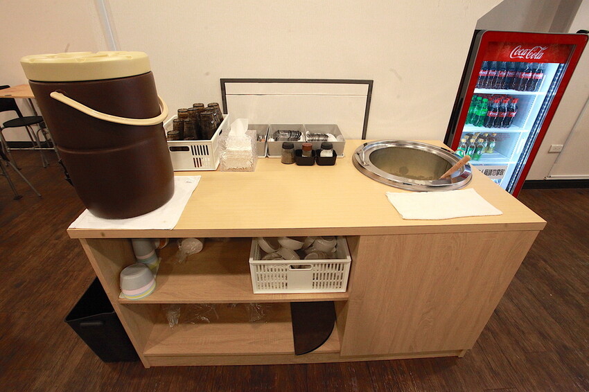 台南市北區吃。台南市｜北區。 「小虎牛排 公園店」老店新分店報報!!!!!完善舒適用餐空間平價牛排專賣店 「小虎牛排