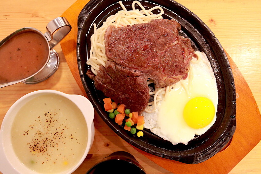 台南市北區吃。台南市｜北區。 「小虎牛排 公園店」老店新分店報報!!!!!完善舒適用餐空間平價牛排專賣店 「小虎牛排