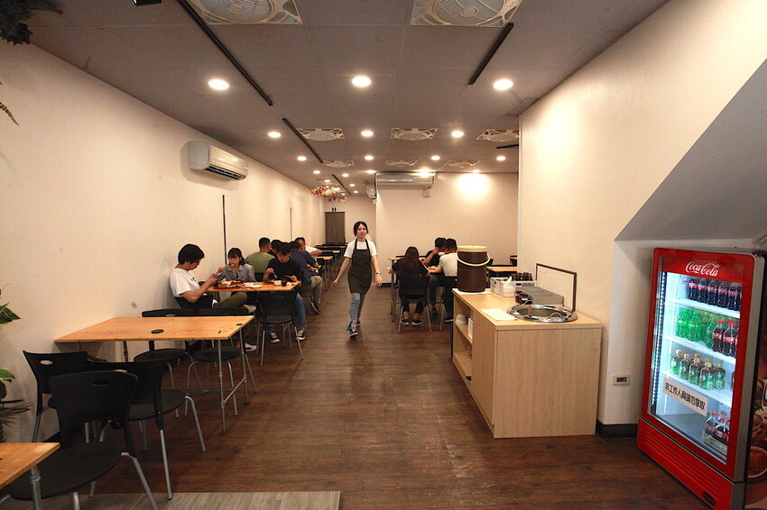 台南市北區吃。台南市｜北區。 「小虎牛排 公園店」老店新分店報報!!!!!完善舒適用餐空間平價牛排專賣店 「小虎牛排