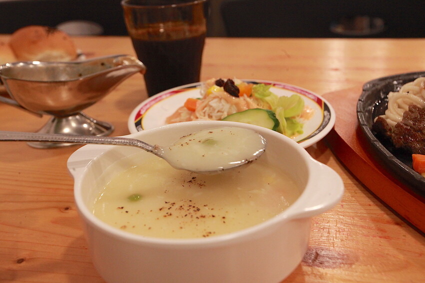 台南市北區吃。台南市｜北區。 「小虎牛排 公園店」老店新分店報報!!!!!完善舒適用餐空間平價牛排專賣店 「小虎牛排