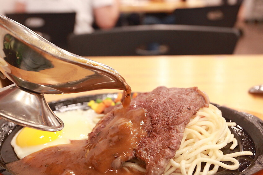 台南市北區吃。台南市｜北區。 「小虎牛排 公園店」老店新分店報報!!!!!完善舒適用餐空間平價牛排專賣店 「小虎牛排