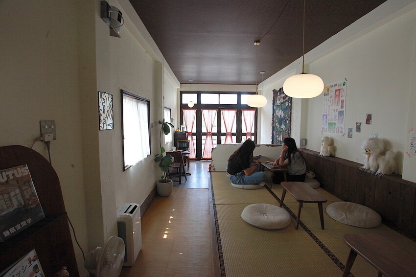 台南市中西區吃。台南市｜中西區。「Wakamodog」置身巷弄老宅寵物友善餐廳，全台灣最療癒狗狗主題咖啡廳，主打馬爾濟斯