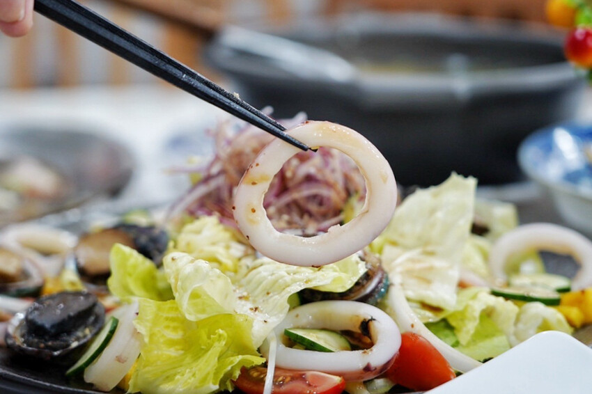 母親節帶家人來吃現撈海鮮！整桌9道有活龍蝦、石斑魚、超厚刺身、九孔沙拉..才4280元