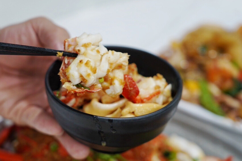 母親節帶家人來吃現撈海鮮！整桌9道有活龍蝦、石斑魚、超厚刺身、九孔沙拉..才4280元