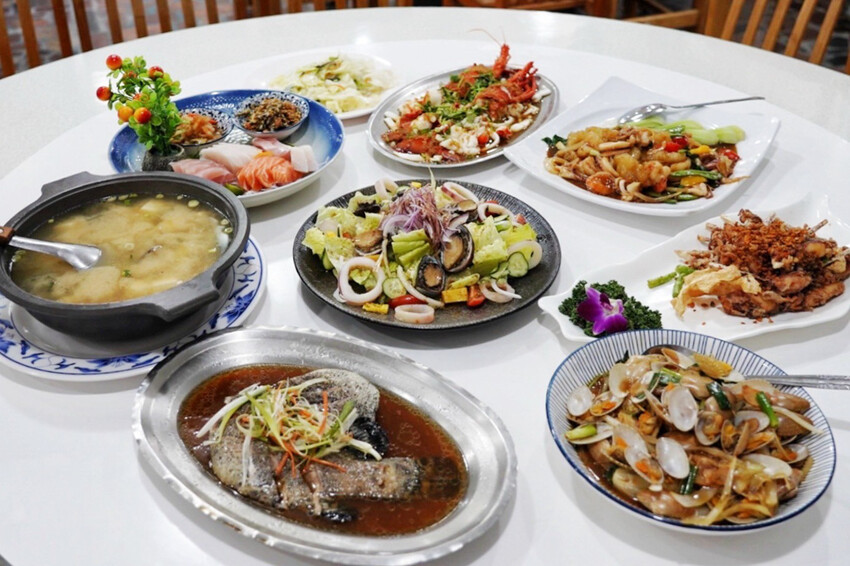 母親節帶家人來吃現撈海鮮！整桌9道有活龍蝦、石斑魚、超厚刺身、九孔沙拉..才4280元