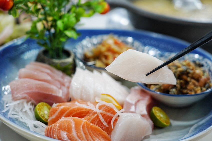 母親節帶家人來吃現撈海鮮！整桌9道有活龍蝦、石斑魚、超厚刺身、九孔沙拉..才4280元