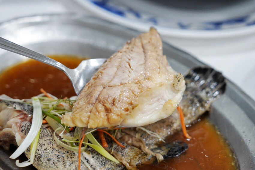 母親節帶家人來吃現撈海鮮！整桌9道有活龍蝦、石斑魚、超厚刺身、九孔沙拉..才4280元