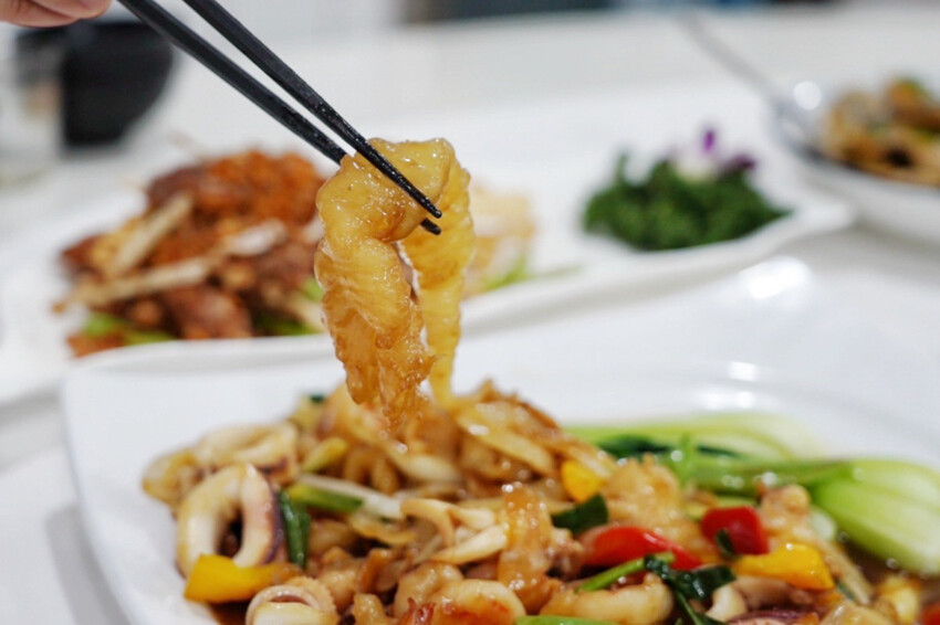 母親節帶家人來吃現撈海鮮！整桌9道有活龍蝦、石斑魚、超厚刺身、九孔沙拉..才4280元