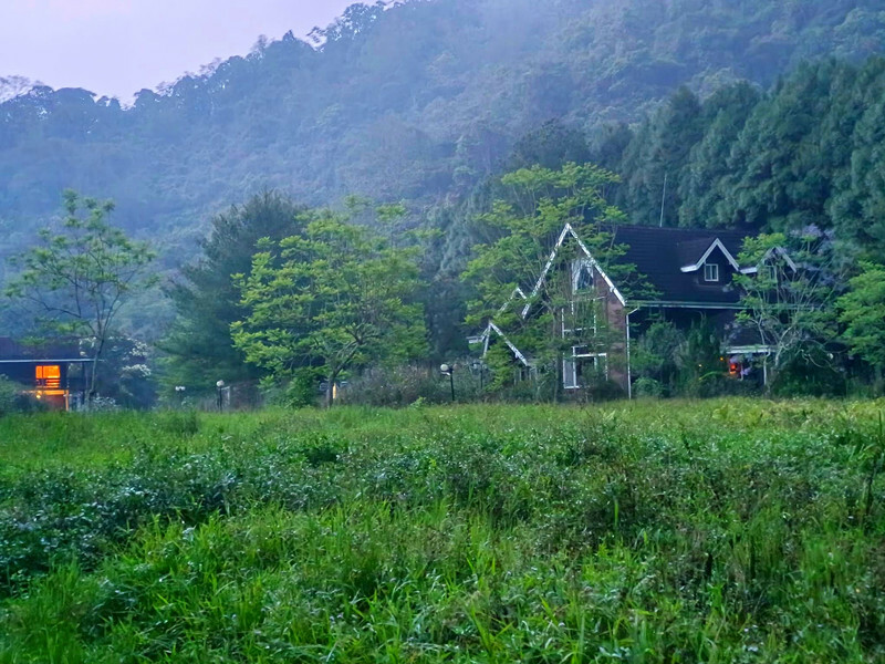 南投縣魚池鄉日月潭住宿｜御朝渡假村,4~5月螢火蟲季大爆發,一泊二食最划算