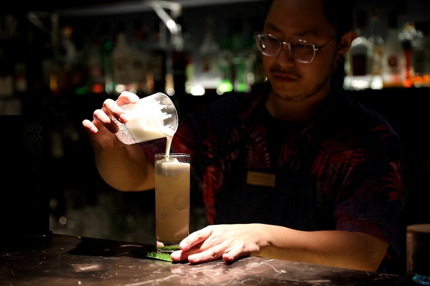 台南市北區酒鬼必訪!低調隱身巷弄寵物友善酒吧 美酒佳餚一次到味 週末微醺夜療癒又放鬆|集合Bar