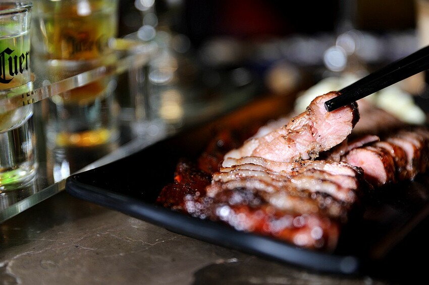 台南市北區酒鬼必訪!低調隱身巷弄寵物友善酒吧 美酒佳餚一次到味 週末微醺夜療癒又放鬆|集合Bar