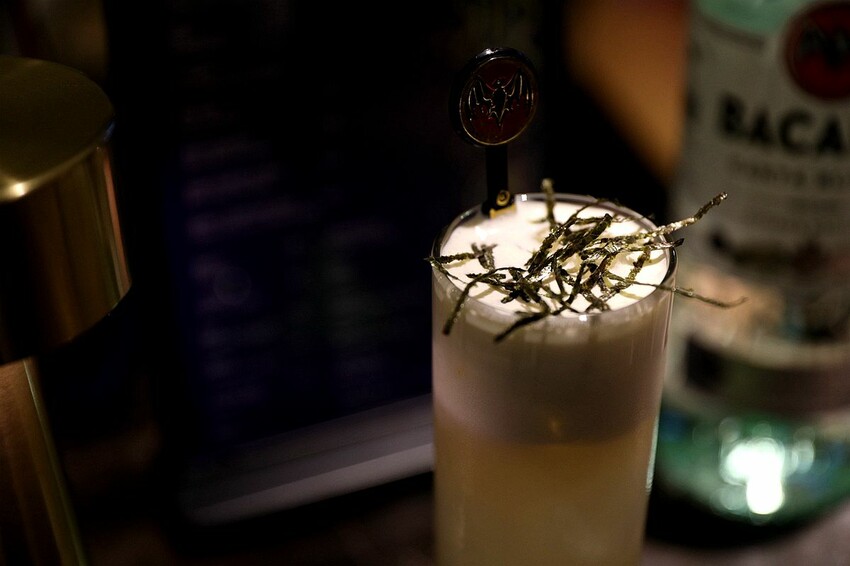 台南市北區酒鬼必訪!低調隱身巷弄寵物友善酒吧 美酒佳餚一次到味 週末微醺夜療癒又放鬆|集合Bar