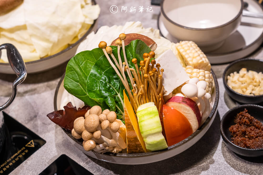 初美涮涮鍋台中頂級個人鍋物！活龍蝦帝王蟹與A5和牛，日本職人湯底奢華饗宴