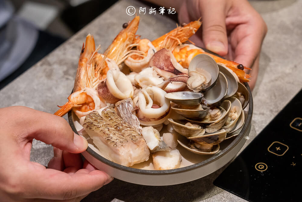 初美涮涮鍋台中頂級個人鍋物！活龍蝦帝王蟹與A5和牛，日本職人湯底奢華饗宴