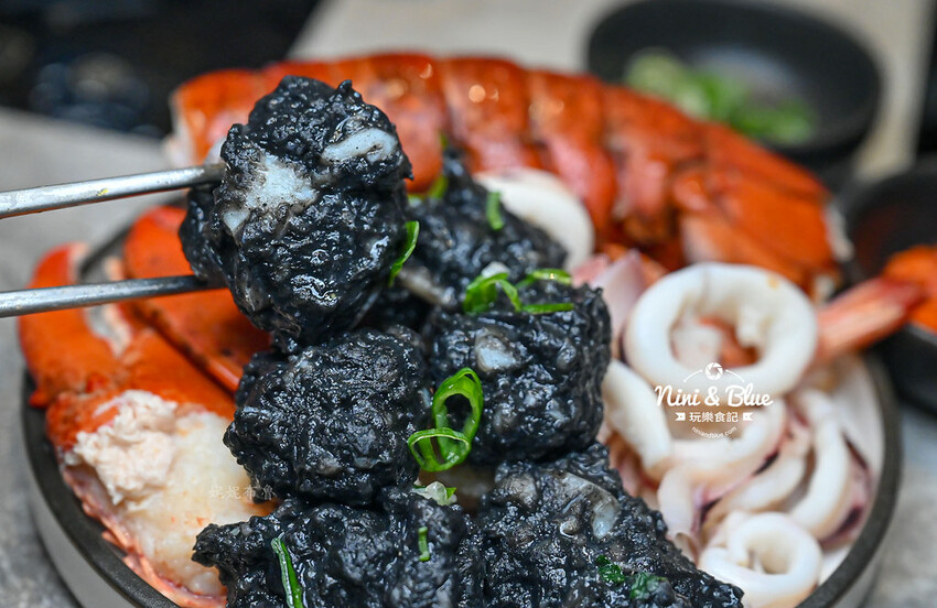 初美涮涮鍋-台中頂級火鍋推薦,和牛、活體龍蝦、現榨蘋果汁手搖飲、1%bakery甜點 @Nini and Blue 玩樂食記