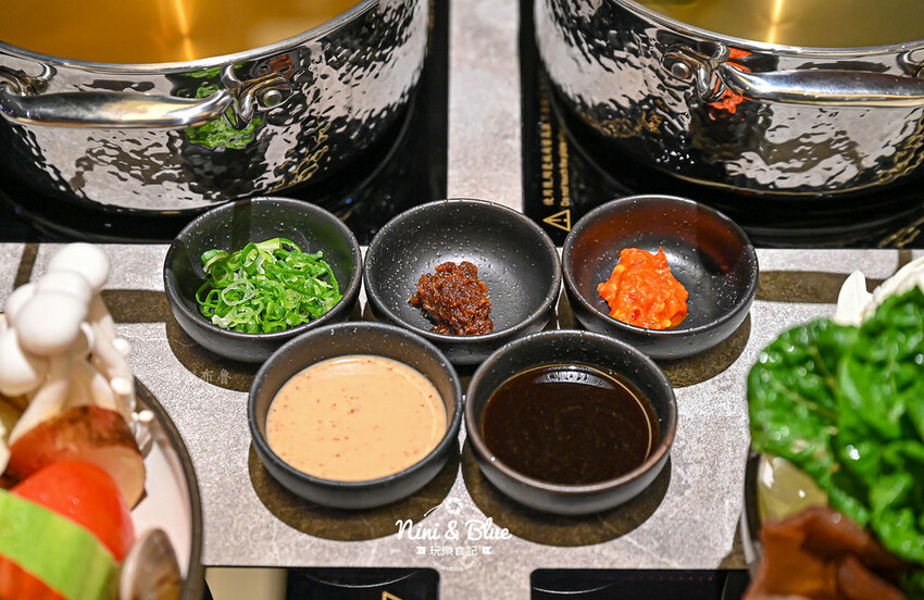 初美涮涮鍋-台中頂級火鍋推薦,和牛、活體龍蝦、現榨蘋果汁手搖飲、1%bakery甜點 @Nini and Blue 玩樂食記