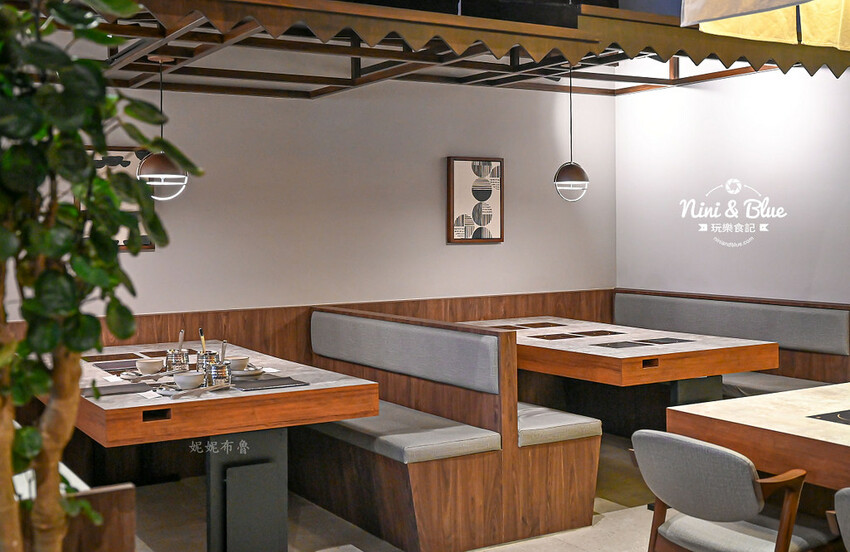 初美涮涮鍋-台中頂級火鍋推薦,和牛、活體龍蝦、現榨蘋果汁手搖飲、1%bakery甜點 @Nini and Blue 玩樂食記