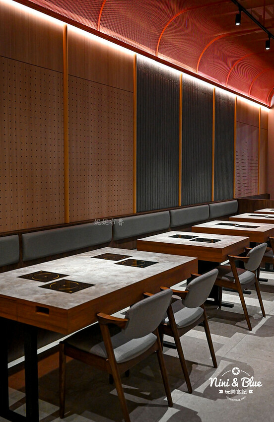 初美涮涮鍋-台中頂級火鍋推薦,和牛、活體龍蝦、現榨蘋果汁手搖飲、1%bakery甜點 @Nini and Blue 玩樂食記