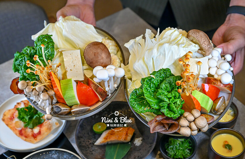 初美涮涮鍋-台中頂級火鍋推薦,和牛、活體龍蝦、現榨蘋果汁手搖飲、1%bakery甜點 @Nini and Blue 玩樂食記