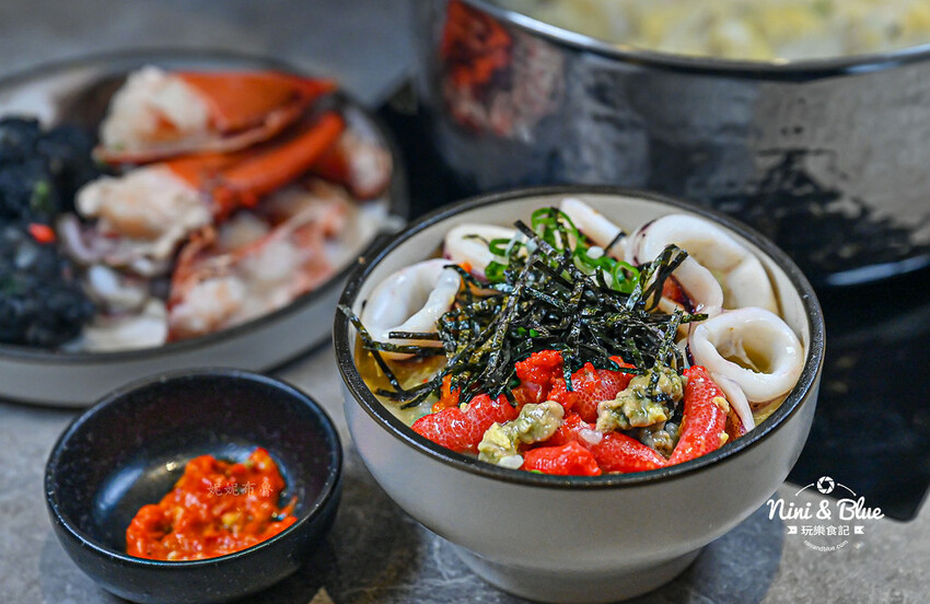 初美涮涮鍋-台中頂級火鍋推薦,和牛、活體龍蝦、現榨蘋果汁手搖飲、1%bakery甜點 @Nini and Blue 玩樂食記