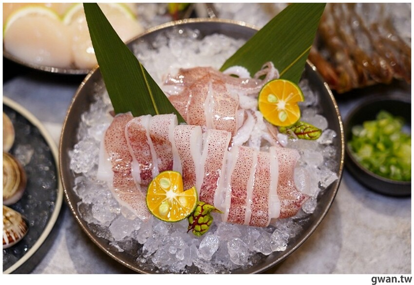 台中新開幕！甜點店不務正業跨足火鍋店，居然還有超好喝的手搖飲