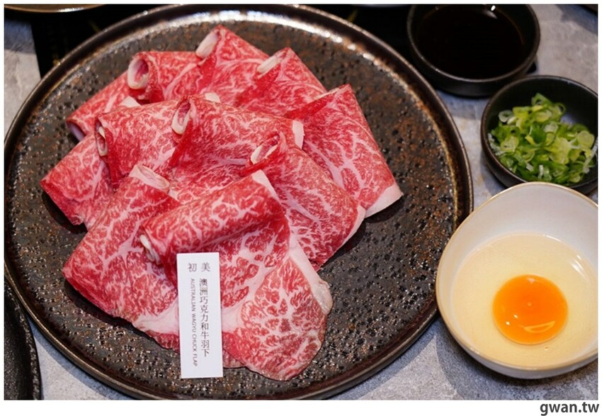 台中新開幕！甜點店不務正業跨足火鍋店，居然還有超好喝的手搖飲