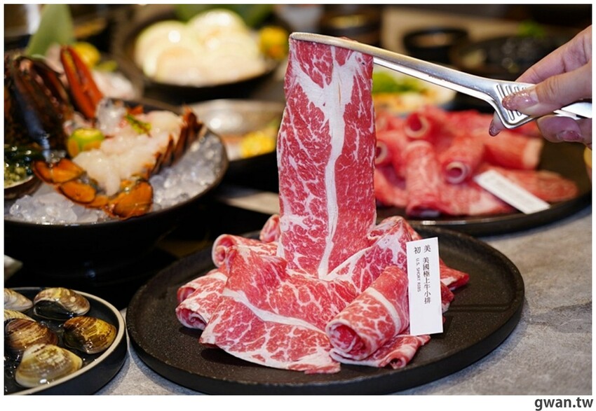 台中新開幕！甜點店不務正業跨足火鍋店，居然還有超好喝的手搖飲