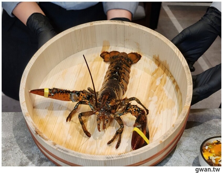 台中新開幕！甜點店不務正業跨足火鍋店，居然還有超好喝的手搖飲