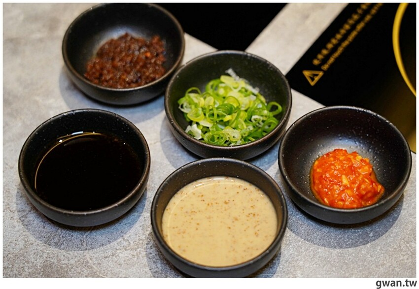 台中新開幕！甜點店不務正業跨足火鍋店，居然還有超好喝的手搖飲